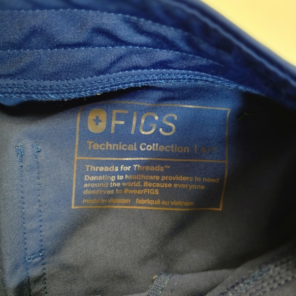 Figs Womens Vibrant Blue Scrub Joggers - Picture 3 of 10